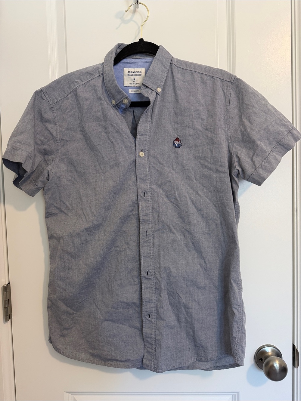 Men’s button down shirt with collar